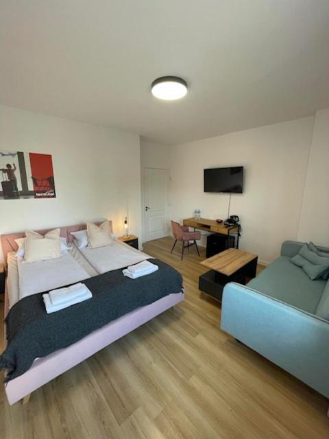 Terminal Family Airport Hostel พอซนาน ภายนอก รูปภาพ