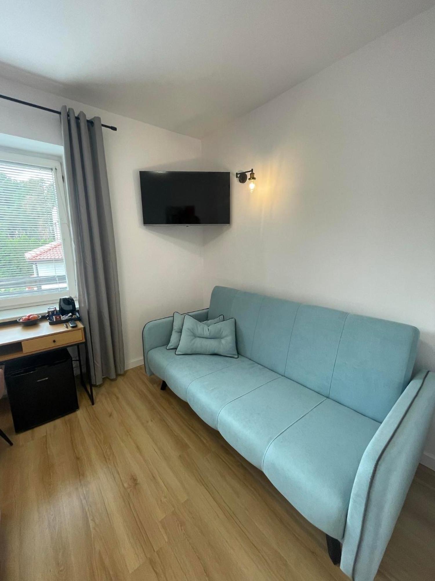 Terminal Family Airport Hostel พอซนาน ภายนอก รูปภาพ