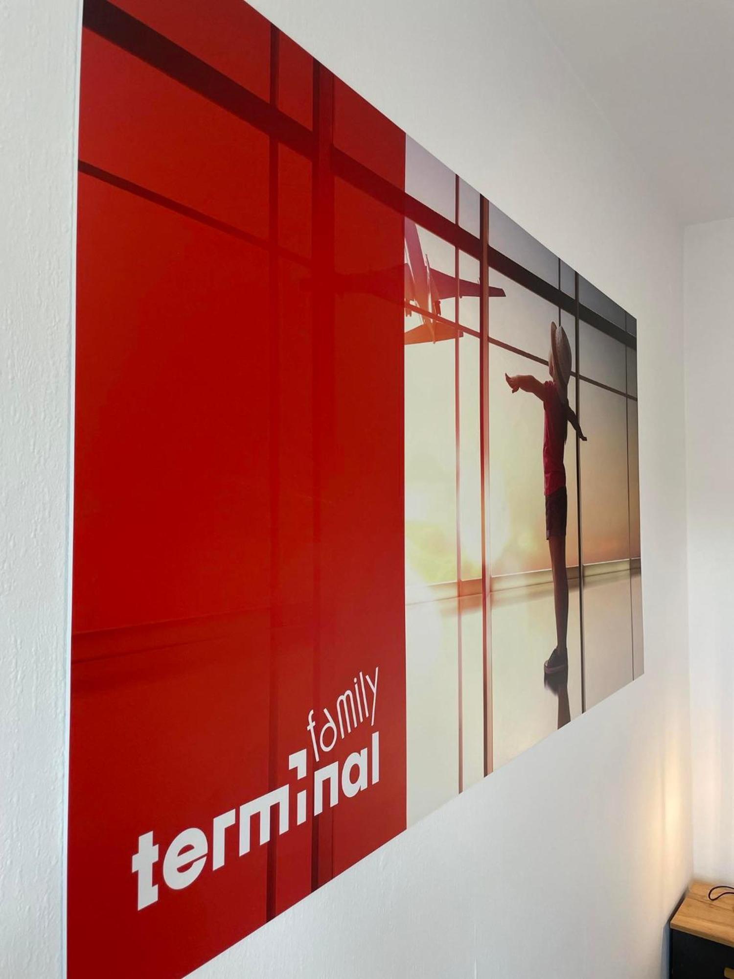 Terminal Family Airport Hostel พอซนาน ภายนอก รูปภาพ
